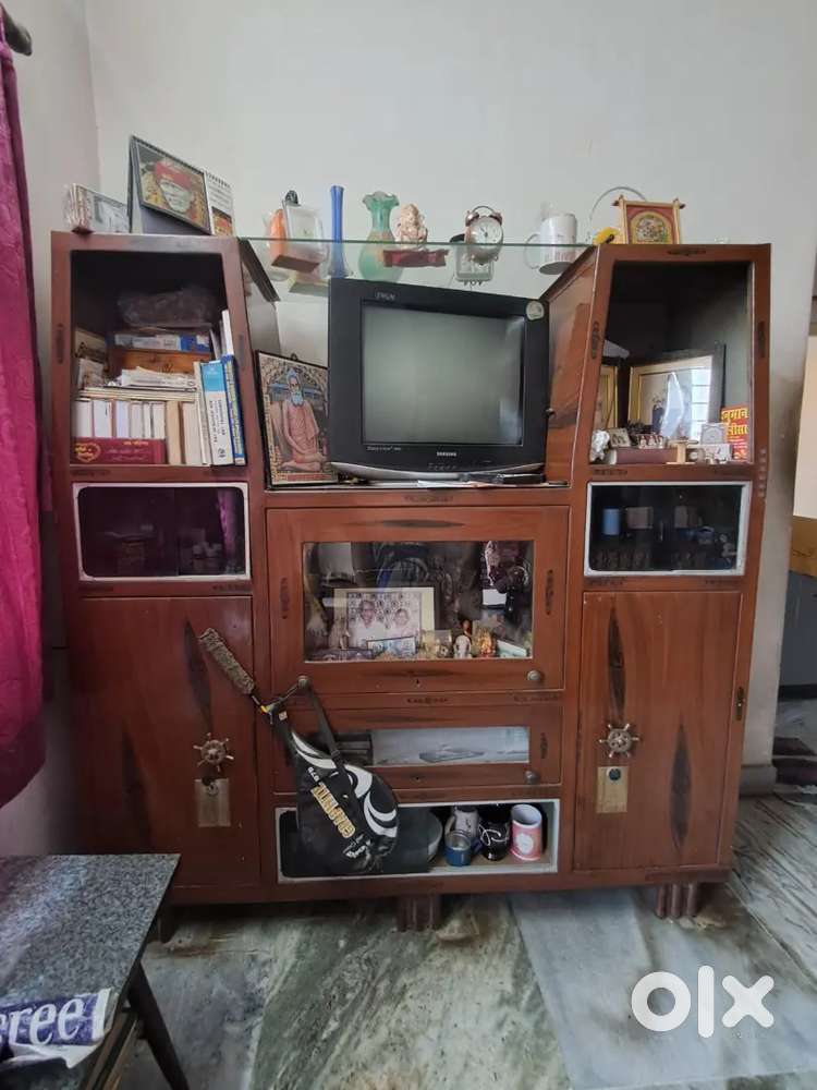 Steel showcase with tv unit.