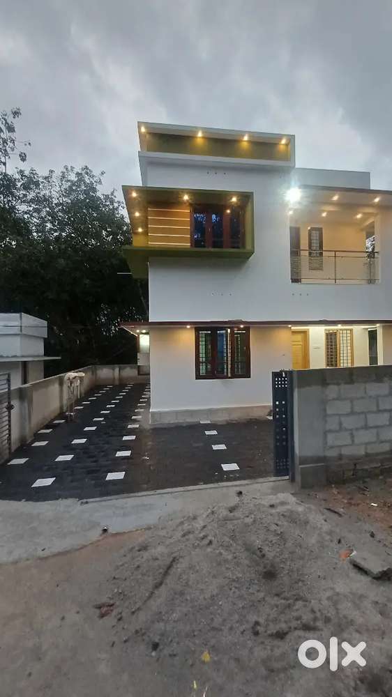 6/5 cent 3 room attached pothencode vavaraambalam TECHNOCITY