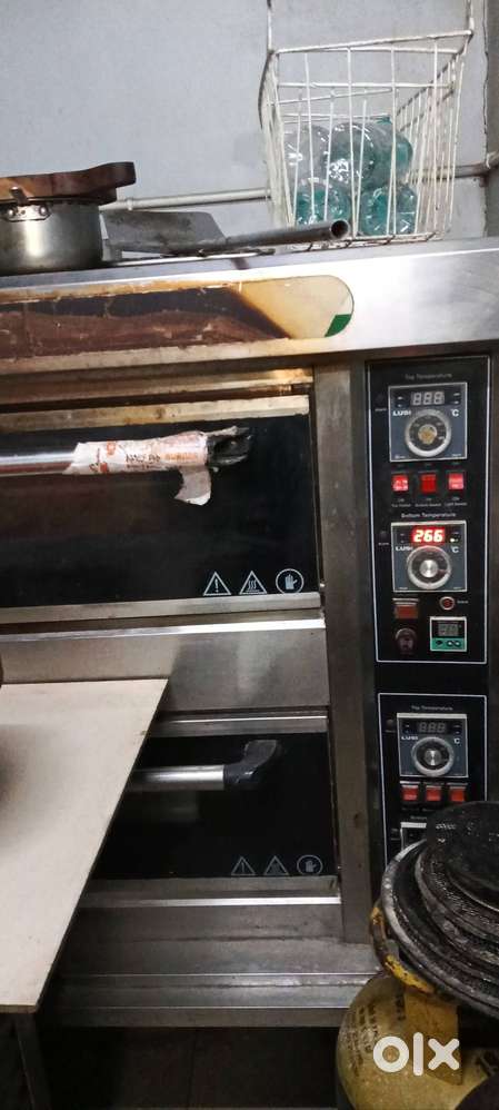 Double deck gas oven