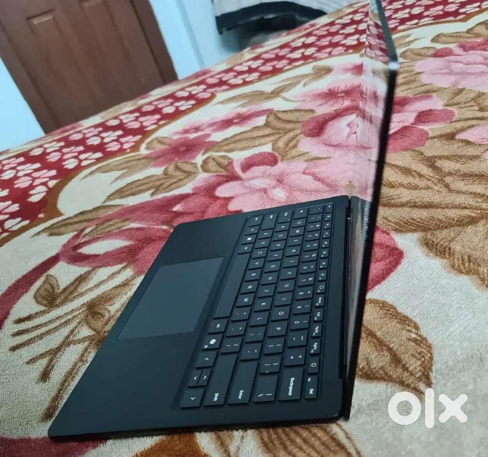 Surface Laptop 16 Core Intel Ultra 7 32GB 1 TB AI Business PC