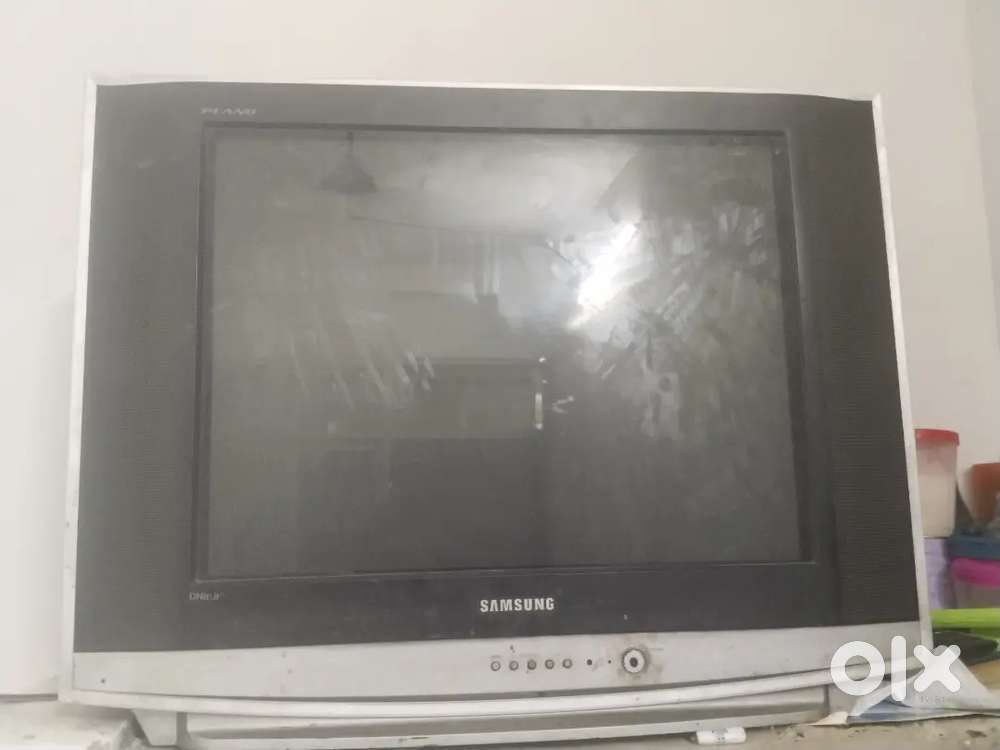 Samsung TV Very Big size
