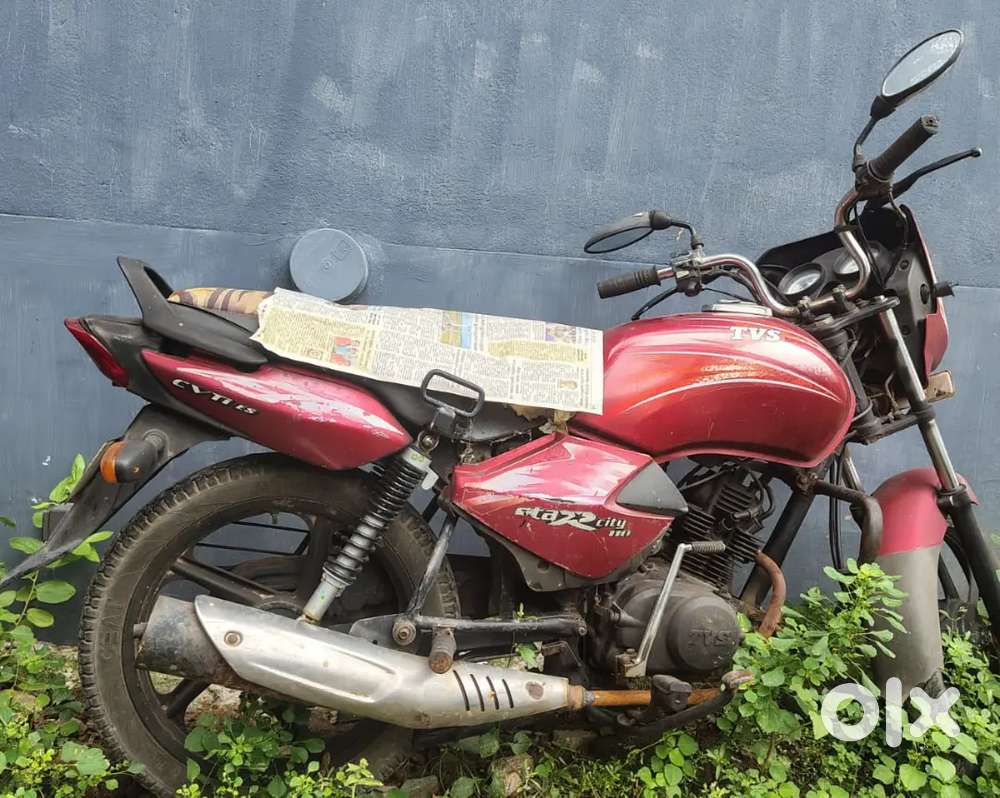 TVS  Star City red colour
