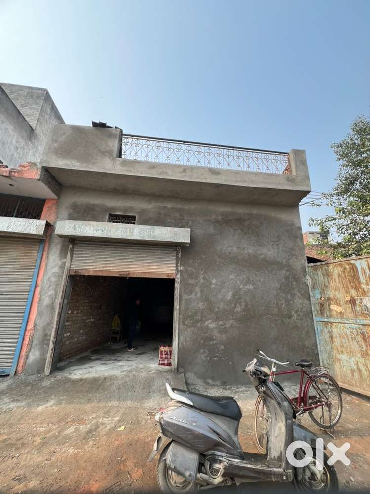 Main chowk with 20 feet front