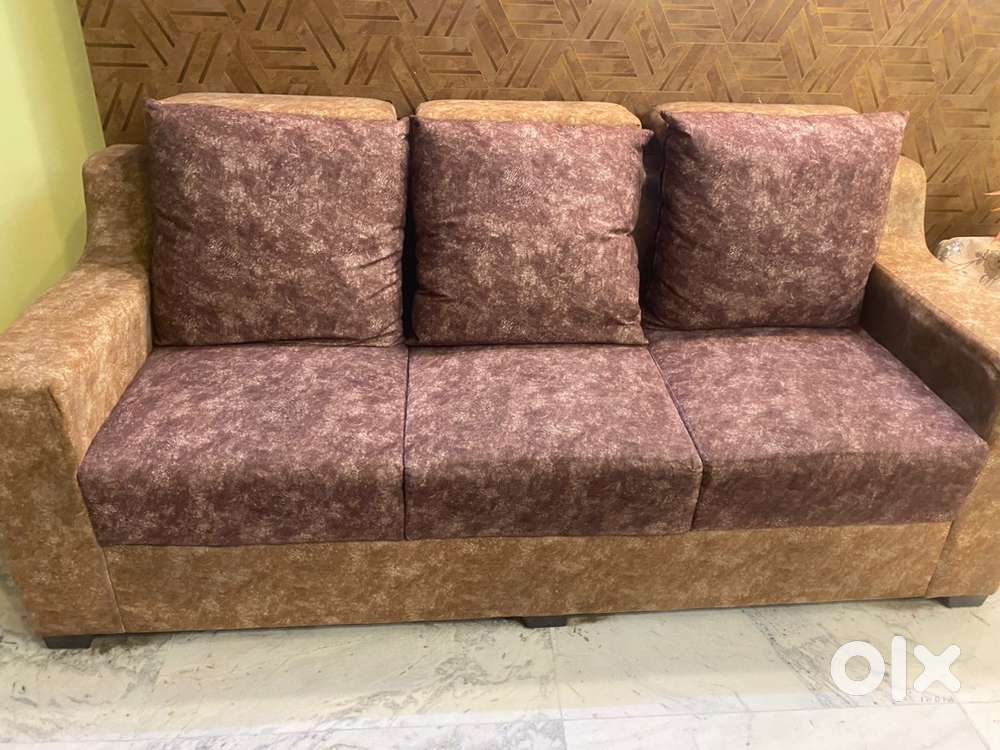 5 seater Sofa and Centre Table