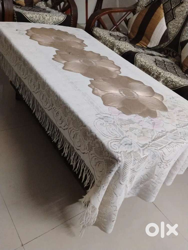 Sofa set with table