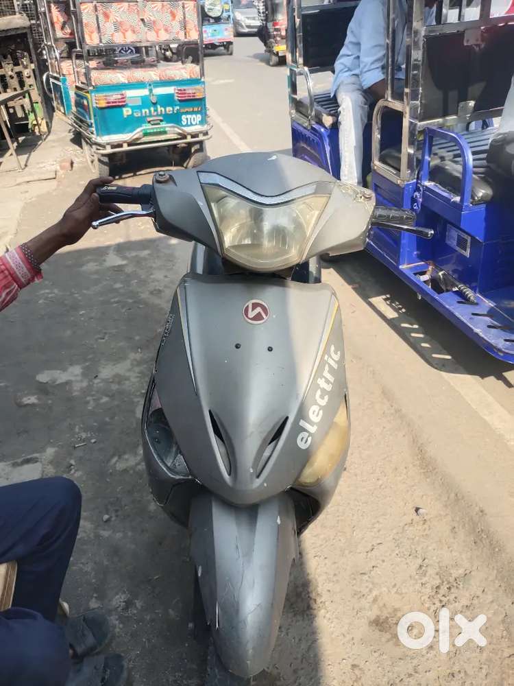 Electric scooty