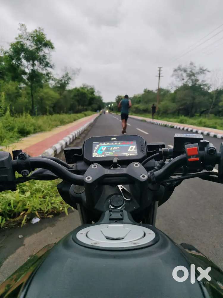 Raider 125 black