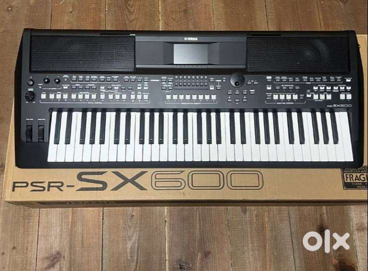 YAMAHA PSR-SX600 Portatone Digital Keyboard 61-Keys Organ Initial
