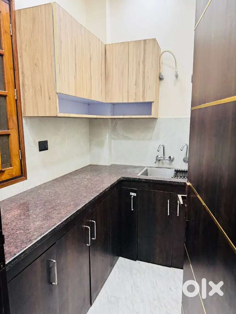 Room for rent for married couple and girls