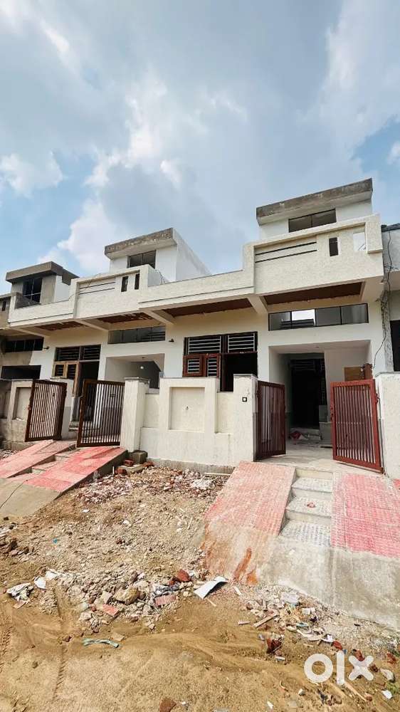 104 gaj villa, hathoj jesi prime location pe , East facing villa ...