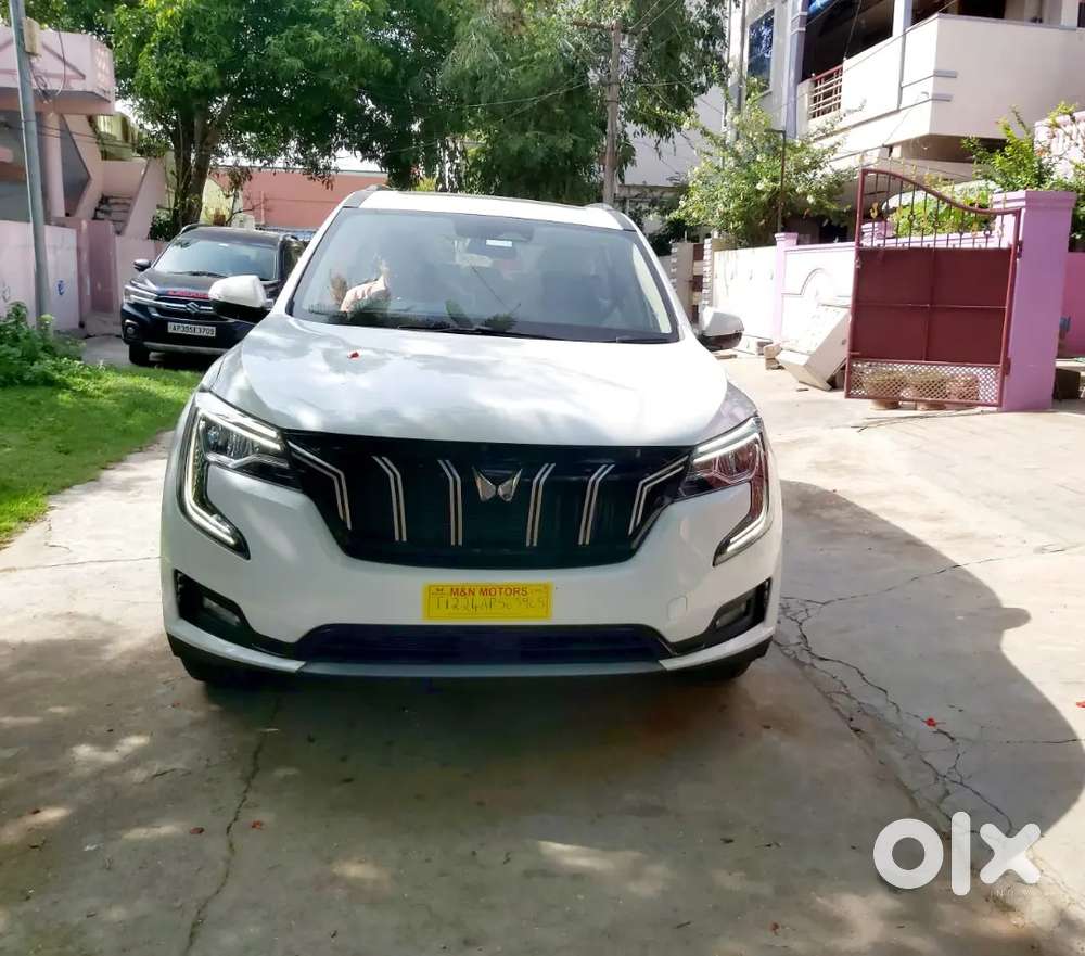 Mahindra XUV700 2025 manual Petrol 1800 Km Driven