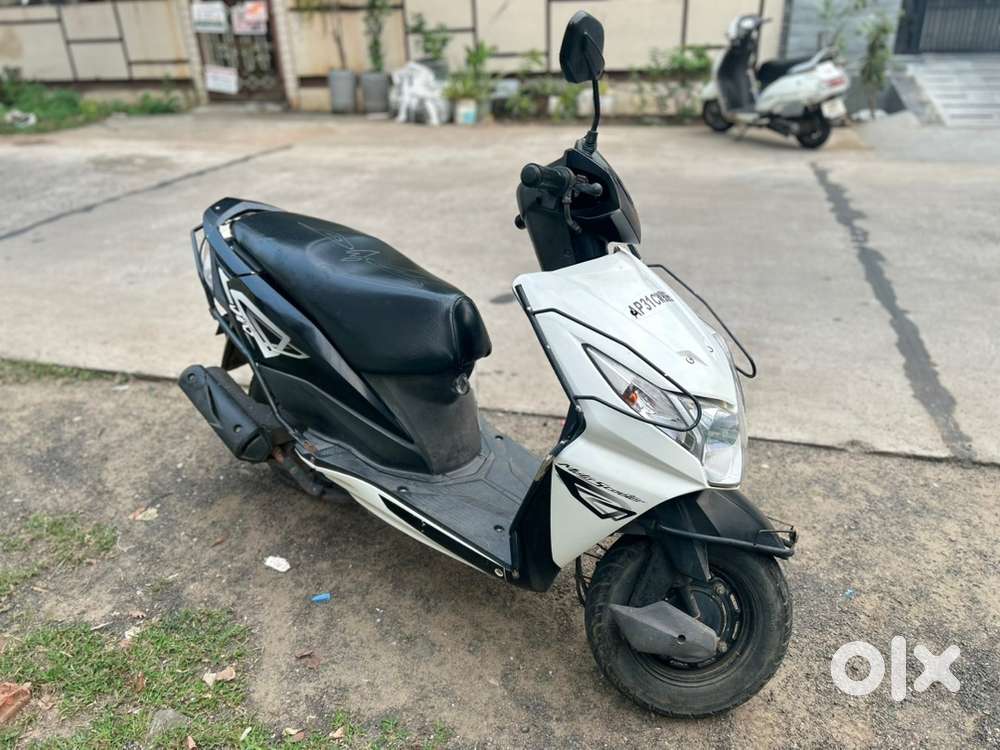 Honda dio 2015