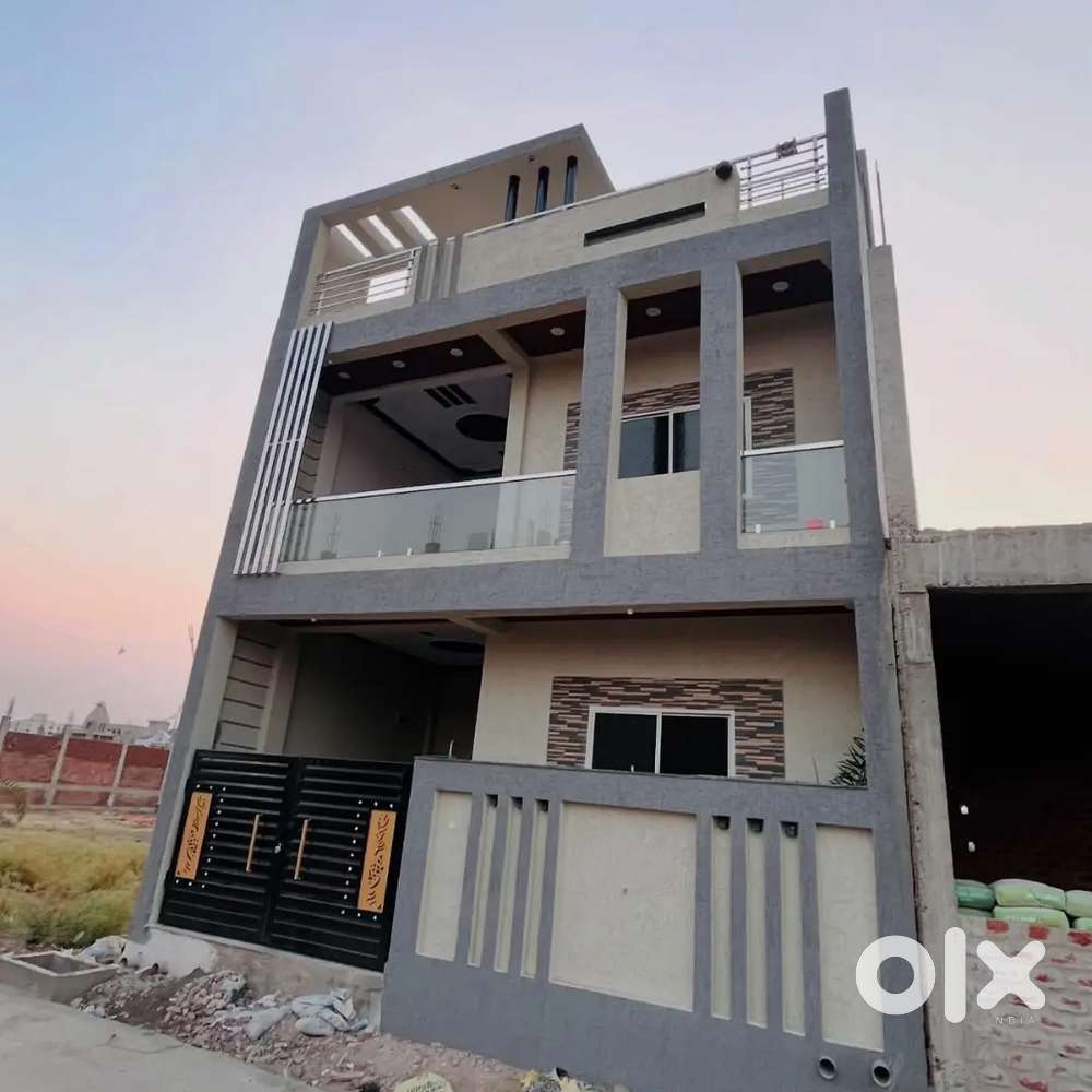 Duplex house sell corner