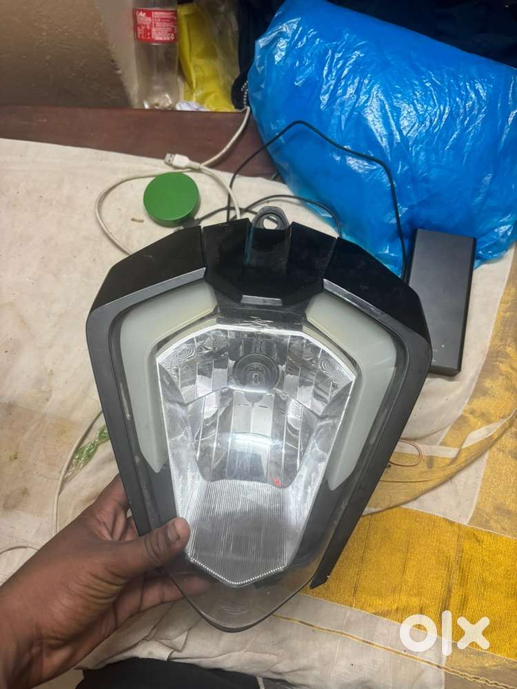 Duke 200 headlight