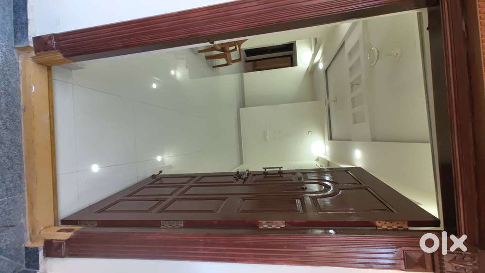 2BHK 3 years old, 100% vastu northeast facing and power back up