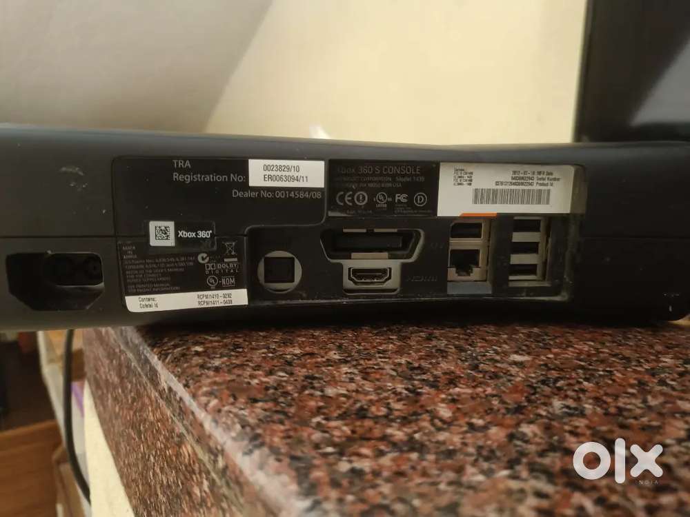 Xbox 360 S with 8 games (CDS) price can be negotiable