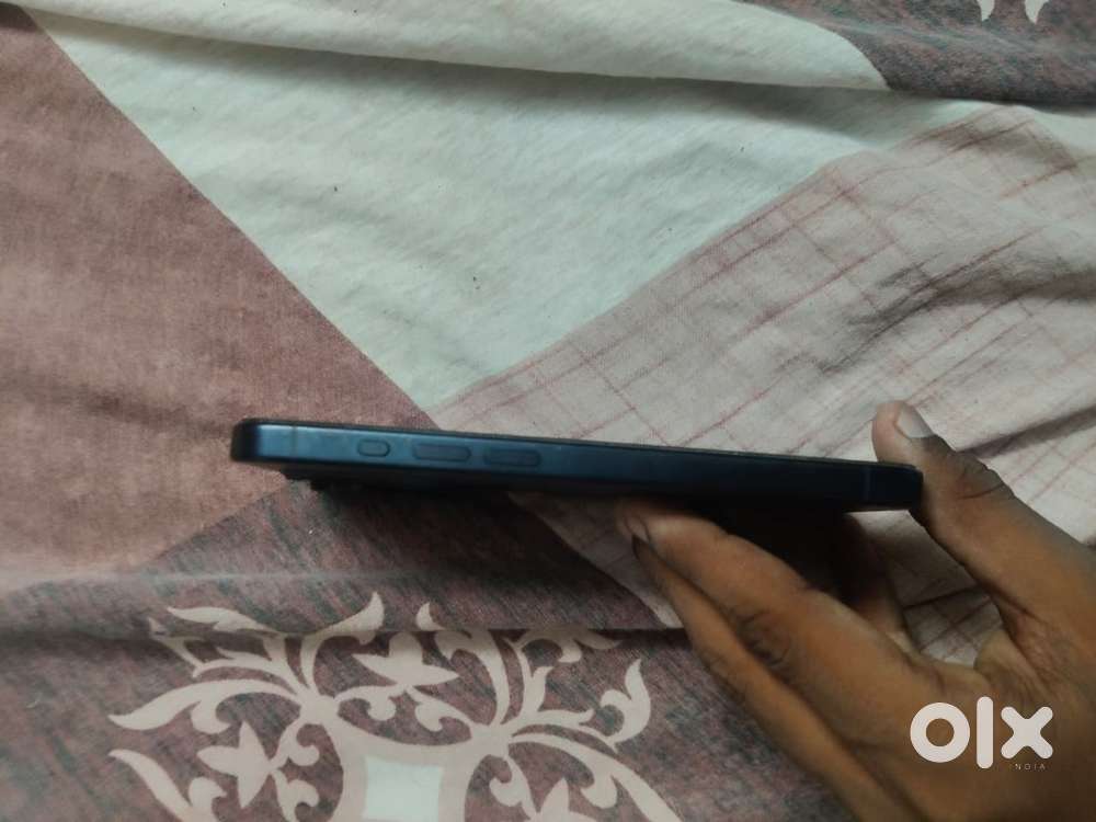 It supports e-sim