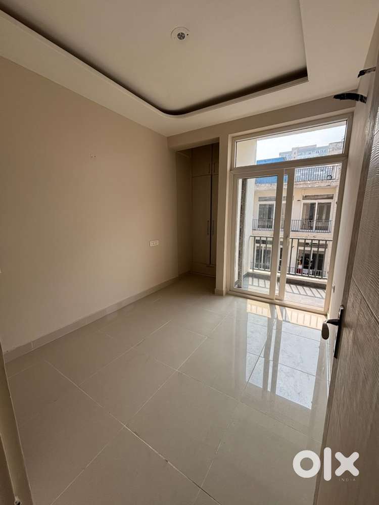 3 BHK WITH 01 STORE ROOM FOR RENTAL IN AMAR ENCLAVE ON HIGHWAY ZIRKPUR