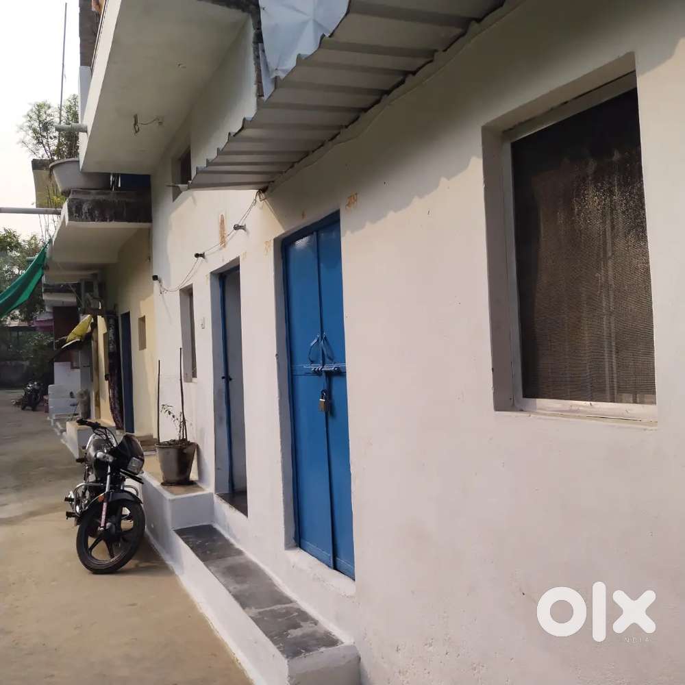 सर्व सुविधा युक्त मकान है