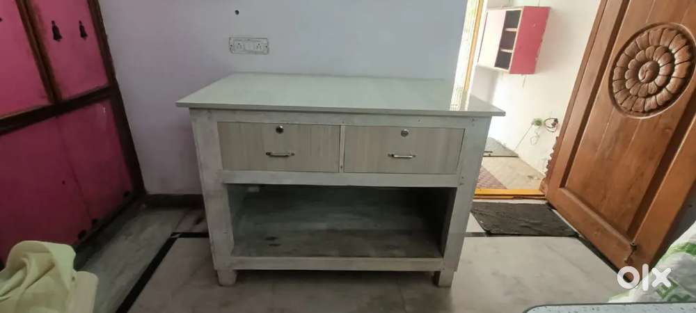 Tailor cutting table
