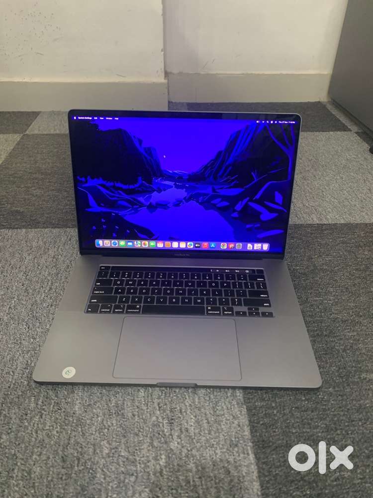 MacBook Pro 2019 i9 32GB 512GB TouchBar Bill & Warranty