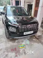 Hyundai Venue 2022 Petrol Well Maintained