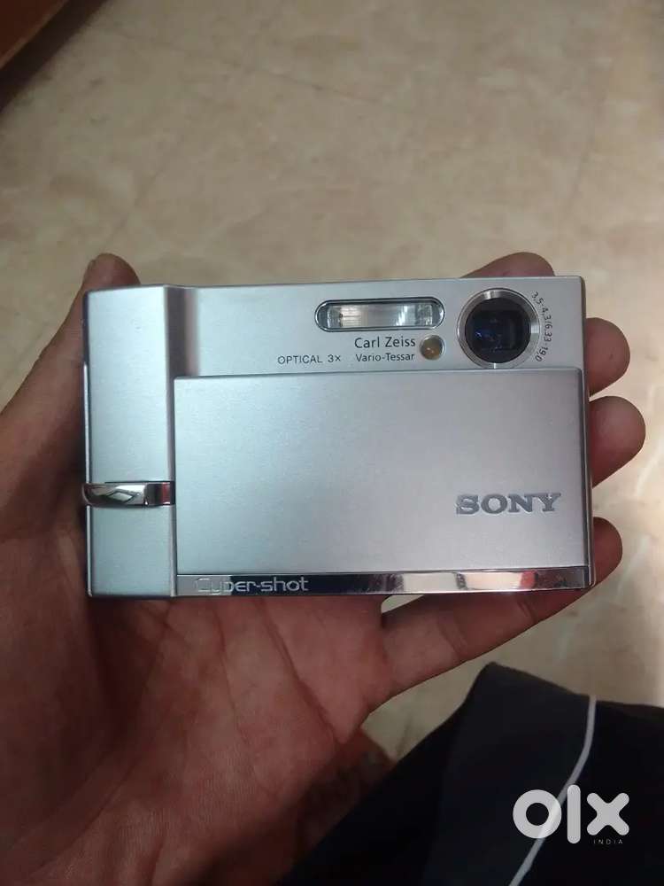 Sony Cybershot DSC-T50 7.2MP Digital Camera with 3x Optical Zoom
