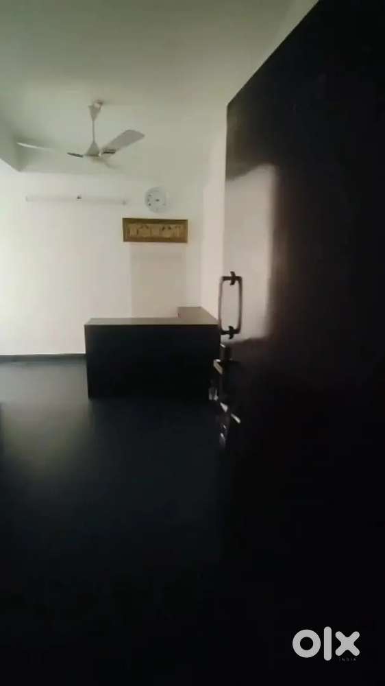 200 sq ft furnished office for rent in Egmore