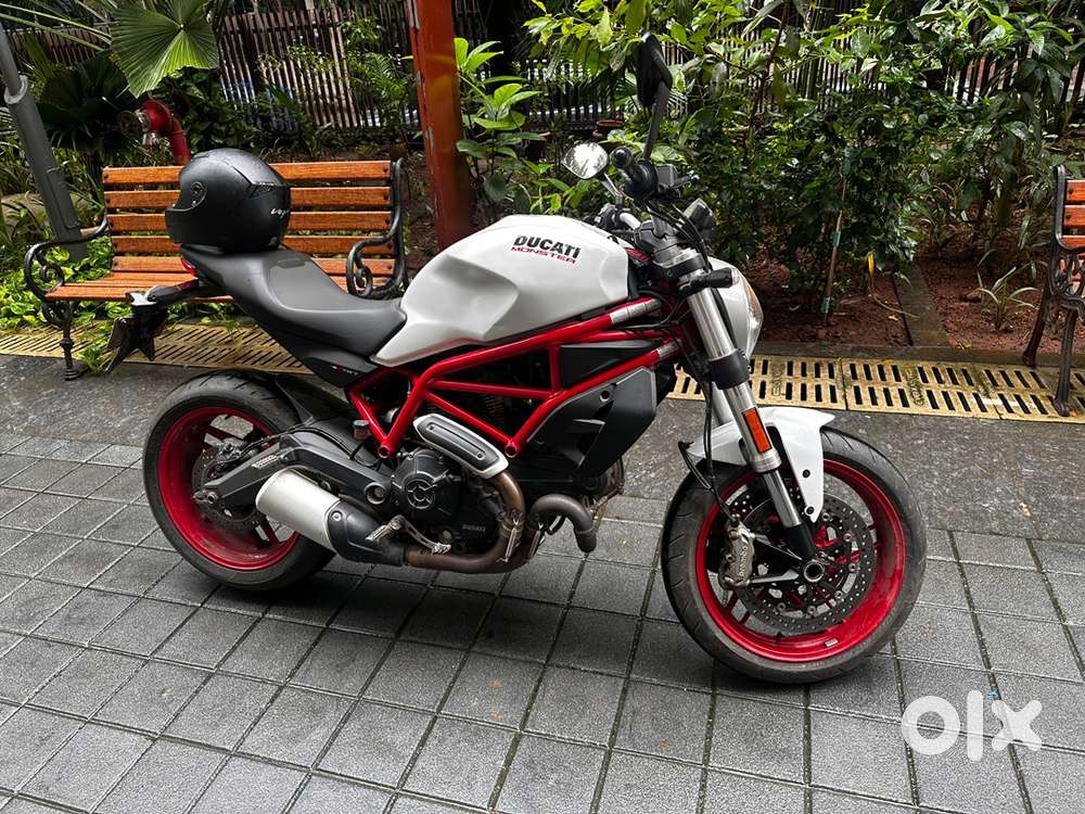 Ducati Monster 797 less driven