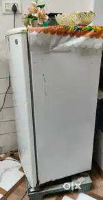LG fridge new condition