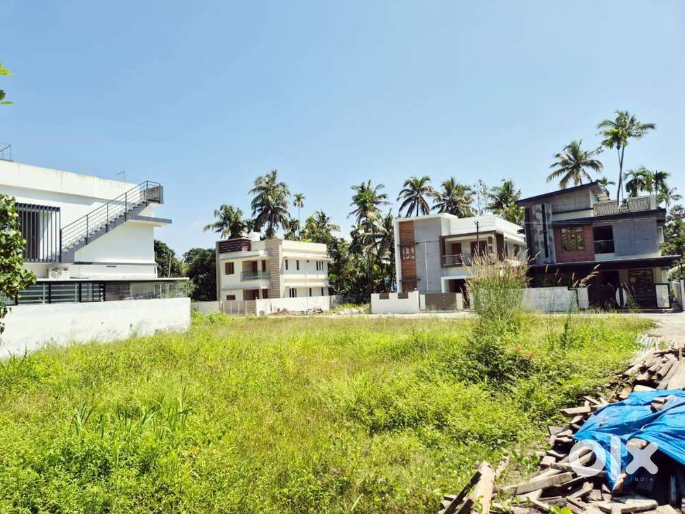 Premium Residential Plot for Sale – Near Varapuzha Town