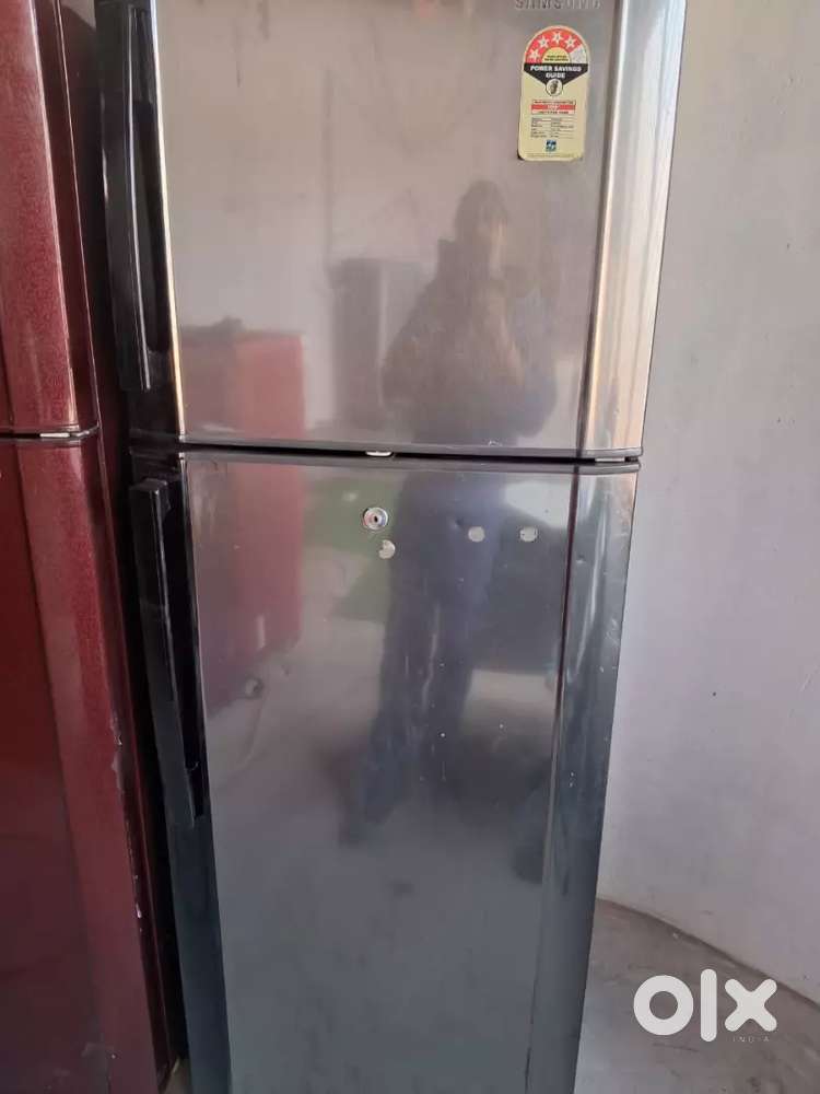DOUBLE DOOR REFRIGERATOR..AVAILABLE