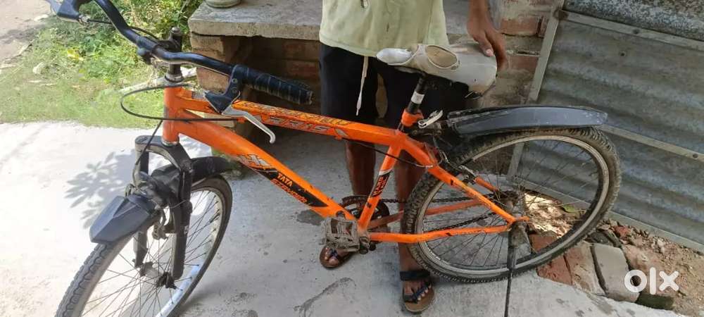 This is Harry cycle Superman condition font tyre band new back tyrenew
