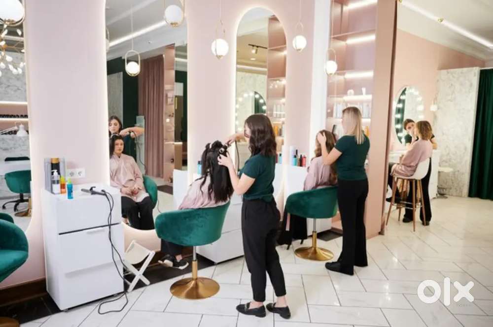 GOOD OPPORTUNITY #UNISEX SALON MAKEUP VACANCY AVAILABLE .