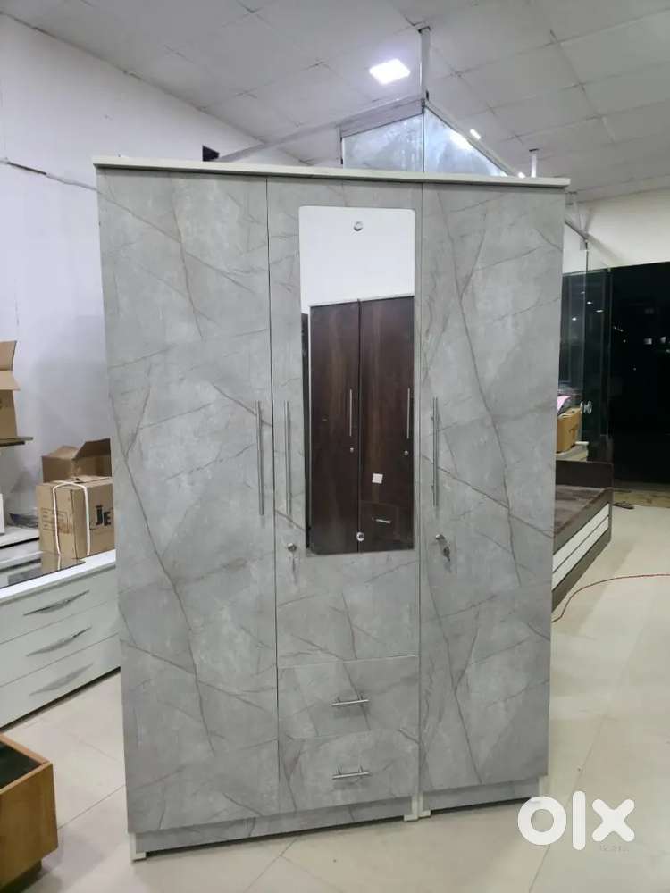 Almirah 3door wardrobe brand new dewali offers Shop now