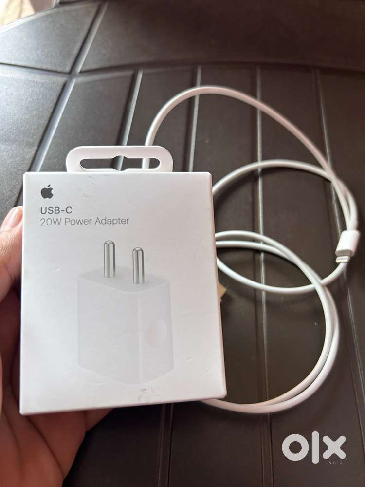 Iphone 14 charger 20W and cable both original