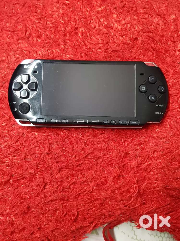 PSP 3004 good condition wifi and case