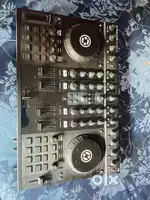 Traktor KontrolS4