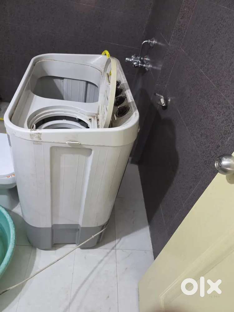 Samsung 7.5 L semi auto washing machine