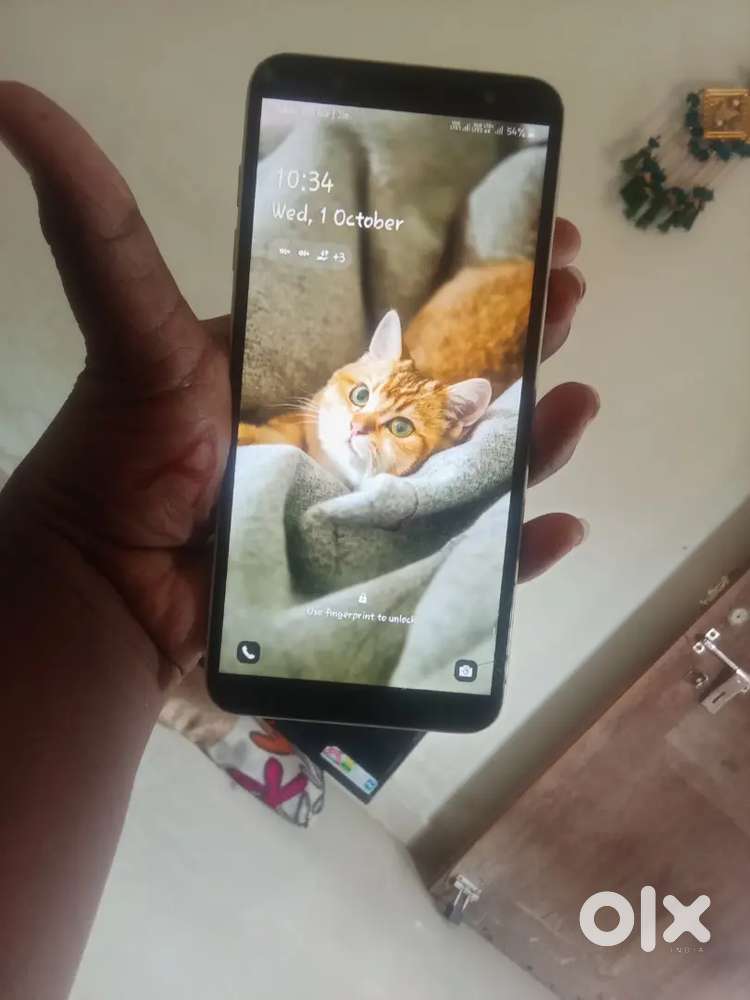 Samsung j8 4/64