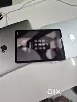 M1, 64Gb - iPad Air 5th Gen - Mint Condition