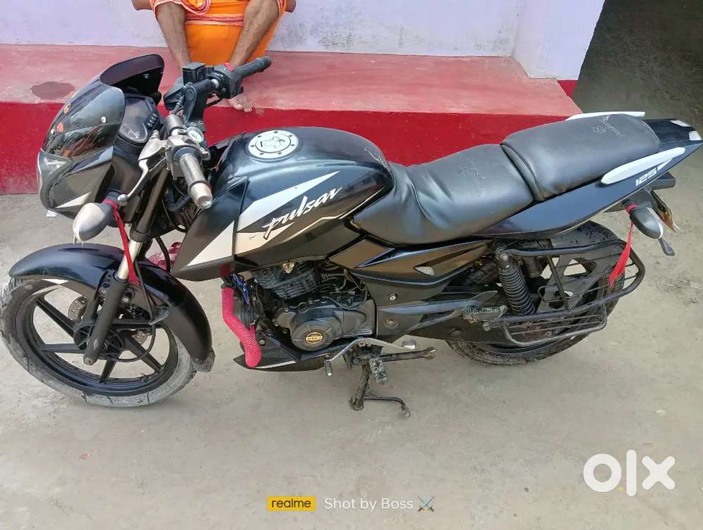 Bajaj Pulser 125CC h Best mileage h Dono tyre new h