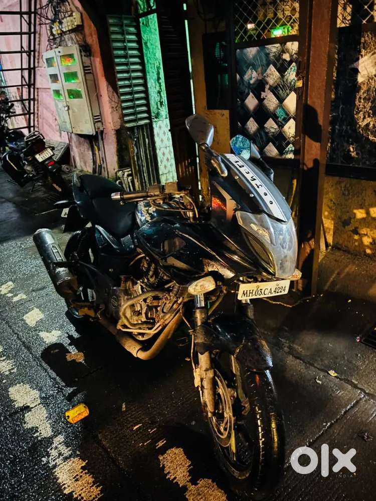 Pulsar 220 mint condition 2015 model fine 6000