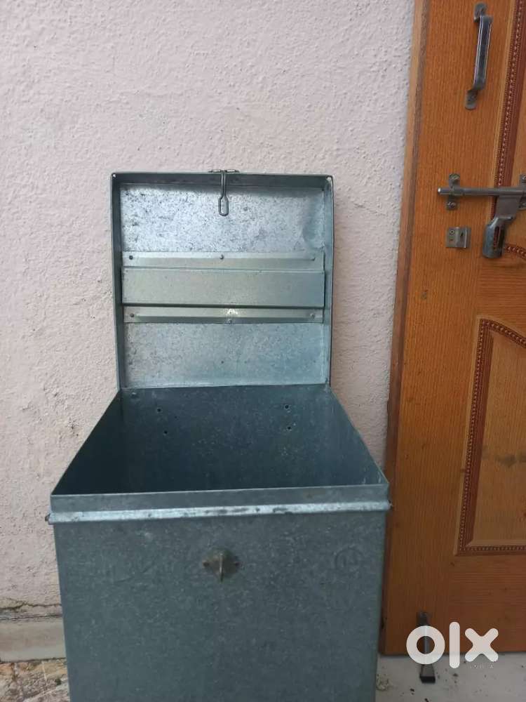 1 big Polad Kothi and 2 small kothis