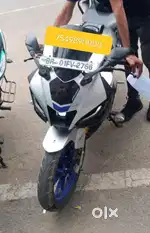 Yamaha R15M v4