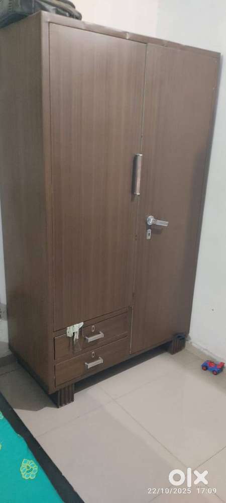 BED AND ALMIRAH FOR SALE