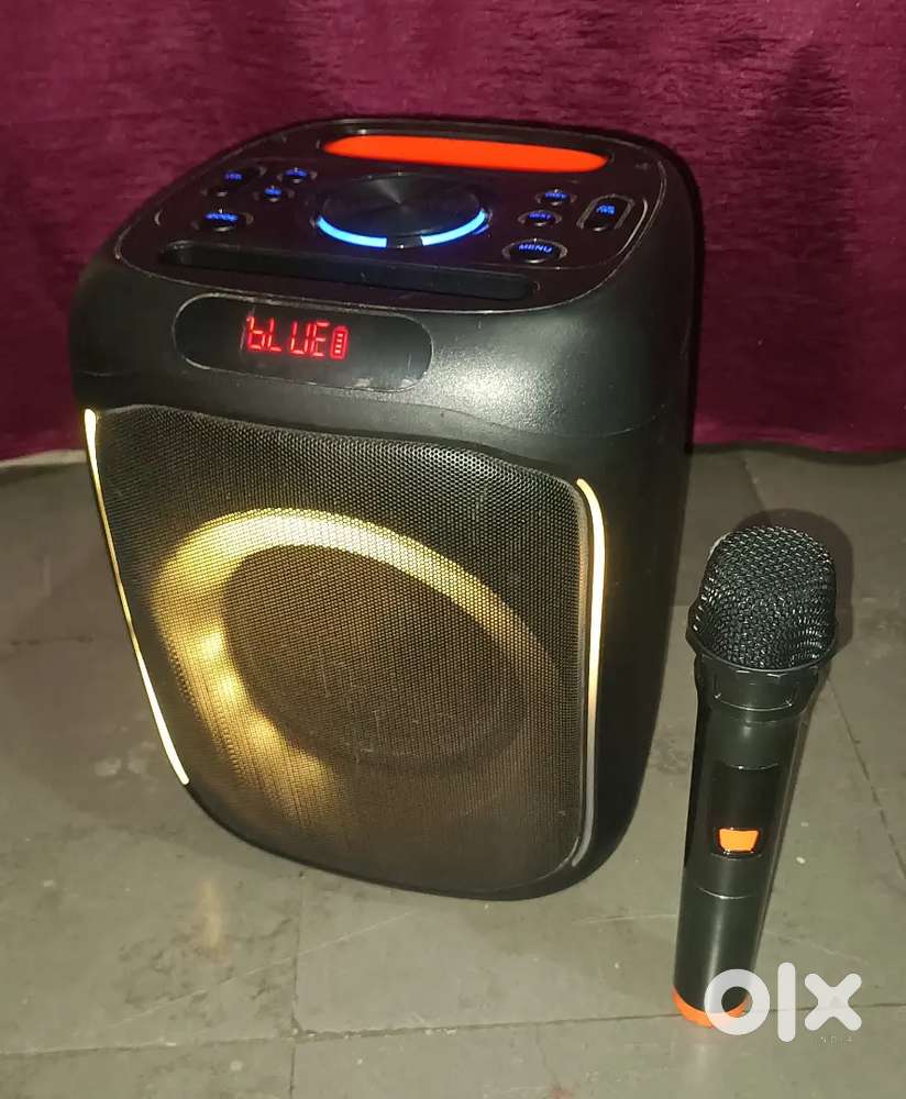 Newly Blutooth Speeker With Cordless Mic