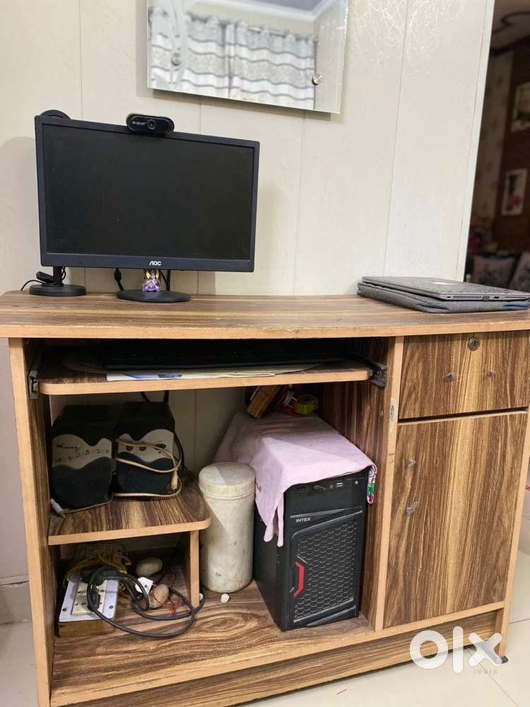 Coumputer and table