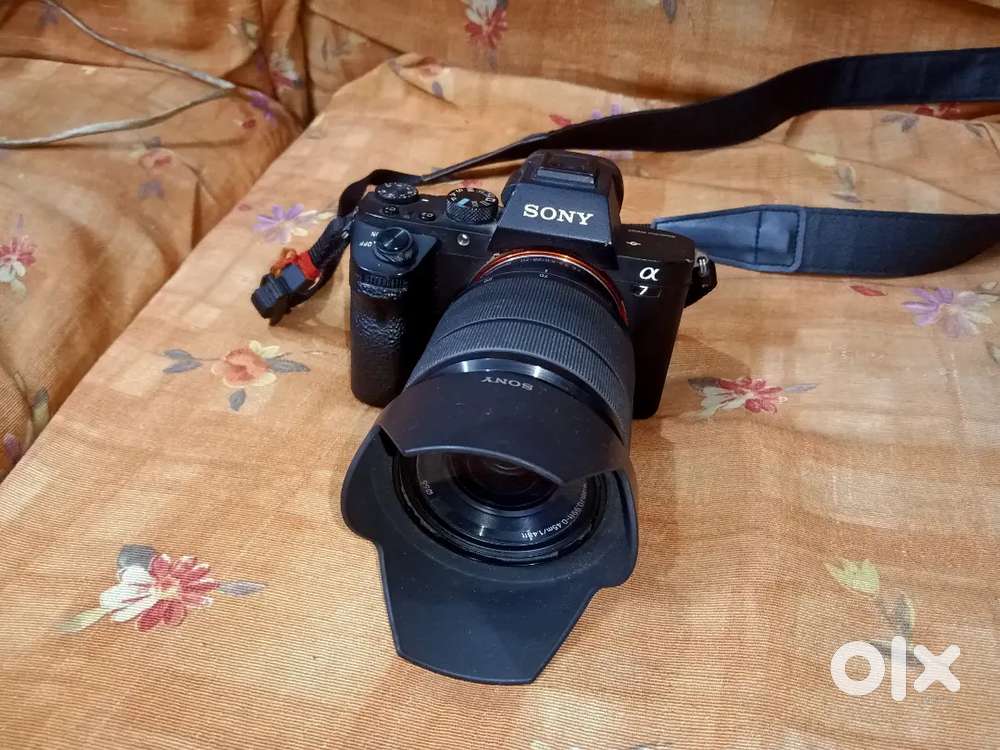 SONY Alpha 7 II Full Frame Mirrorless Camera Body with 28-70 mm Lens