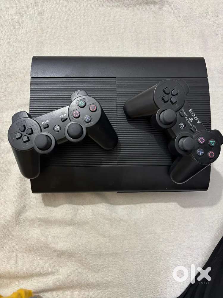 Superslip PS3 With 500gb Massive Storage along with 2 Controller